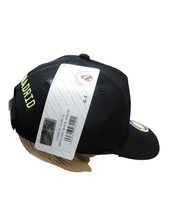 Gorra Fútbol Real Madrid Negra Escudo Bordado Color Fluorescente