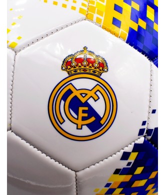 Balón Oficial de Fútbol Real Madrid con Escudo Essentials